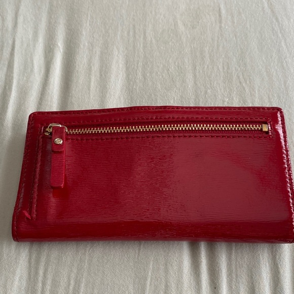 kate spade red patent leather continental wallet with gold logo - Picture 9 of 12